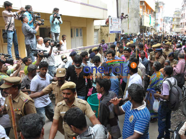 களத்தில் இறங்குங்கள்