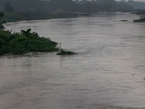 Thamirabarani river floods again Thamirabarani river floods again