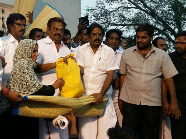 நிர்வாகத்தினர் மிரட்டல்
