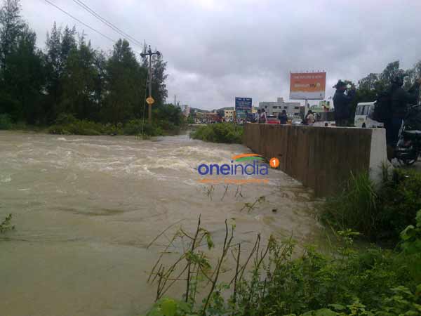 பொறியாளர்கள் கண்காணிப்பு