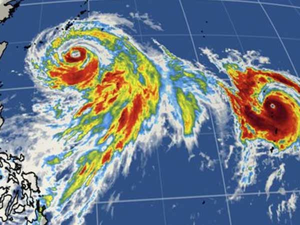 Typhoon Melor hits Philippines; over 7 lacks people evacuated Typhoon Melor hits Philippines; over 7 lacks people evacuated