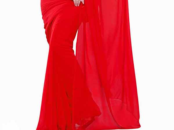 அண்ணிக்கு சிவப்பு புடவை