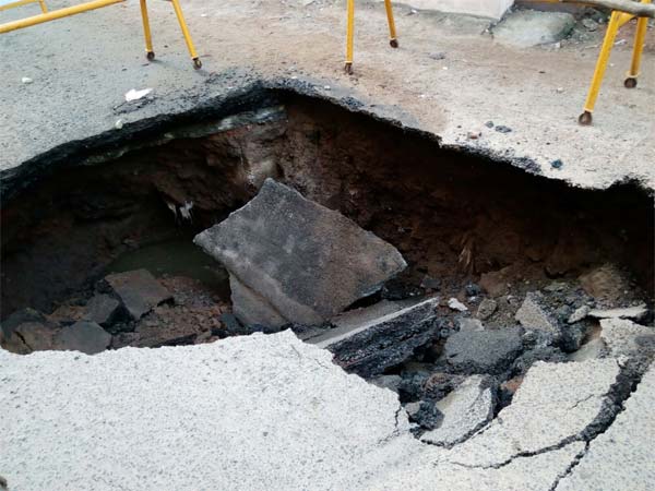 Chennai's busy Mount Road caves in due to metro rail tunnelling work