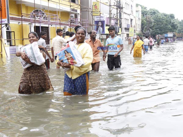 நிவாரண உதவிகள் கிடைக்க வேண்டும்