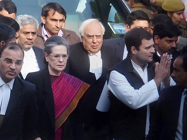 சோனியா, ராகுல் ஆஜர் 