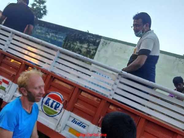 நிவாரண உதவிகள்