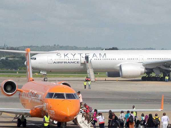 Air France bomb hoax: Retired policeman released after arrest in Paris Air France bomb hoax: Retired policeman released after arrest in Paris