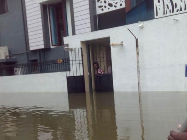  வடியாத வெள்ளநீர்