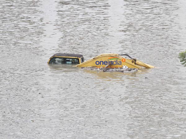 மீட்க வந்து மூழ்கிய சோகம்