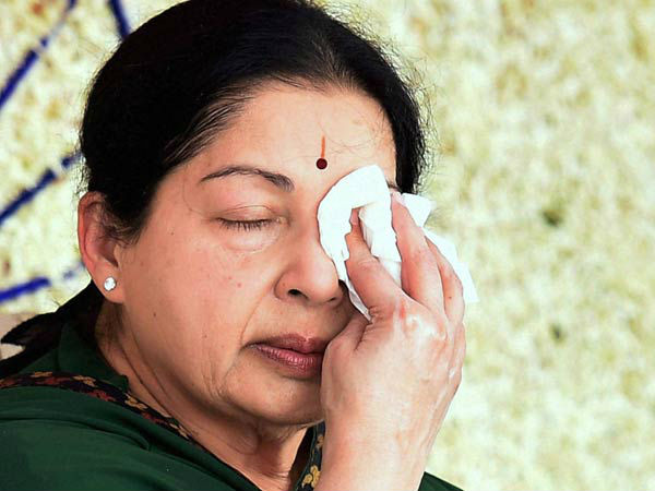 ஒவ்வொருமுறையும் சிறை செல்கிறார்