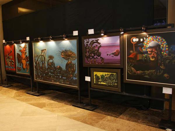 The sunday art exhibition in Bangalore The sunday art exhibition in Bangalore
