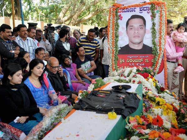 Pathankot attack: Kerala govt announces Rs 50 lakh aid for Lt Col Niranjan’s family Pathankot attack: Kerala govt announces Rs 50 lakh aid for Lt Col Niranjan’s family