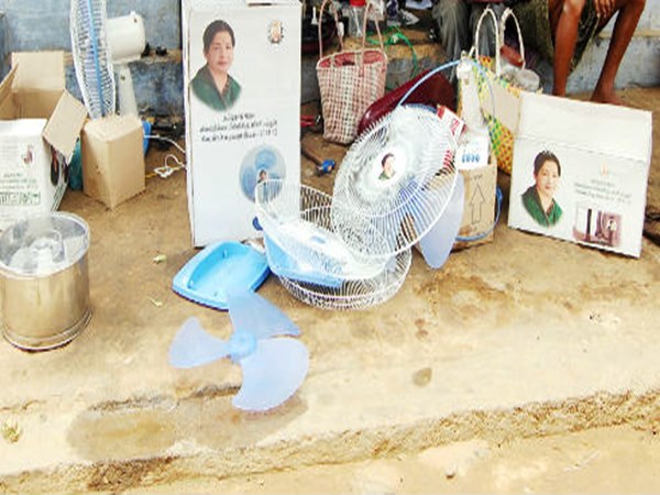 Damaged Free mixie, grinder, fan given to people near kanchipuram Damaged Free mixie, grinder, fan given to people near kanchipuram