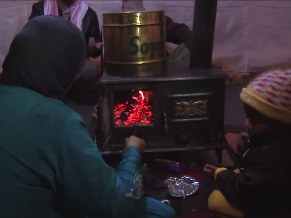 பணயக் கைதிகளான மக்கள்: பணயக் கைதிகளான மக்கள்: