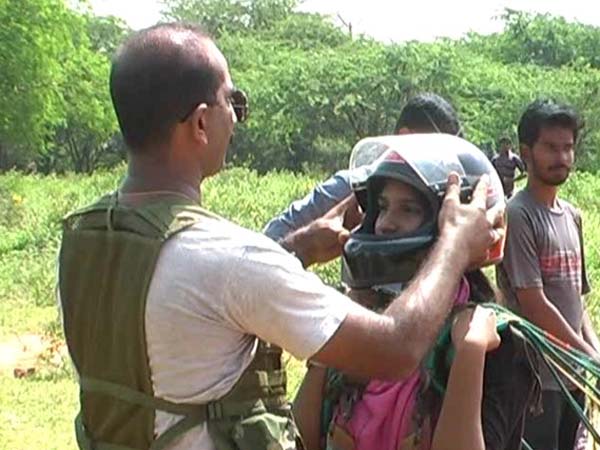 Kadayanallur inspector gives parachute training to students