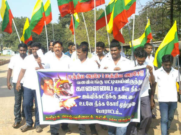 அலங்காநல்லூரில் போராட்டம்