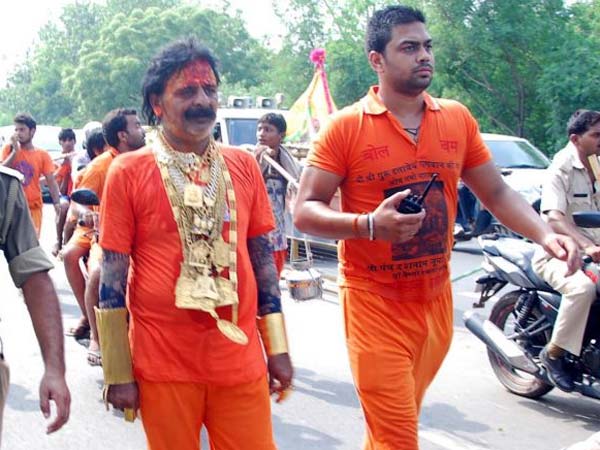 ஆண் சாமியார்...