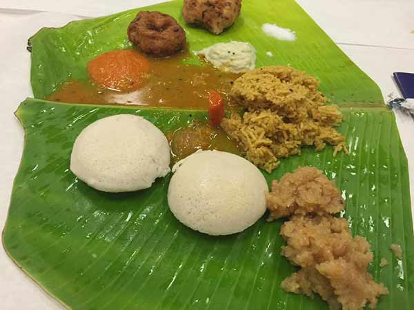  வாழை இலையில் அறுசுவை விருந்து