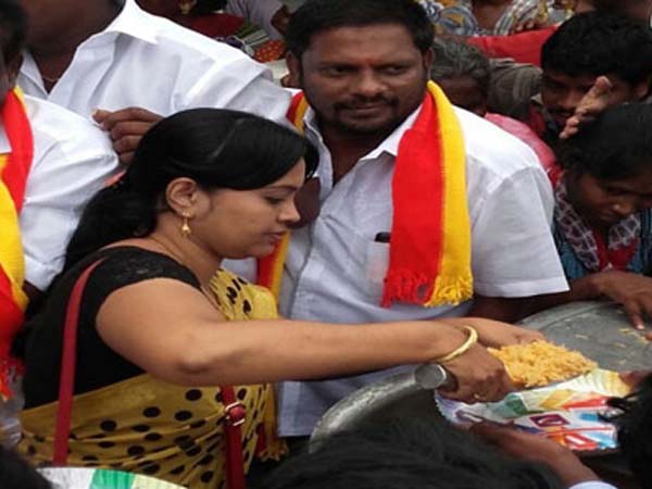 விலகி விட்டேன்