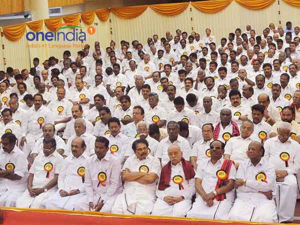 பெளர்னமிக்கு முன்னாடி வச்சிருக்கலாம்