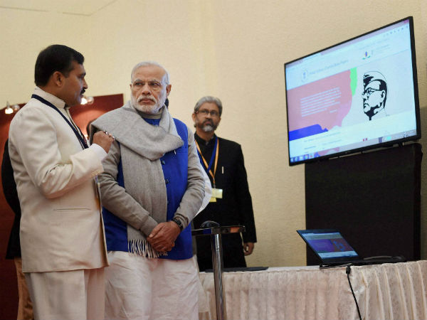 100 ஆவணங்கள் வெளியீடு