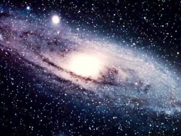 8000 ஒளி ஆண்டுகள்...