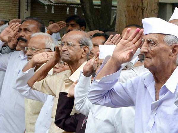 தியாகிகளுக்குக் கெளரவம் தியாகிகளுக்குக் கெளரவம்