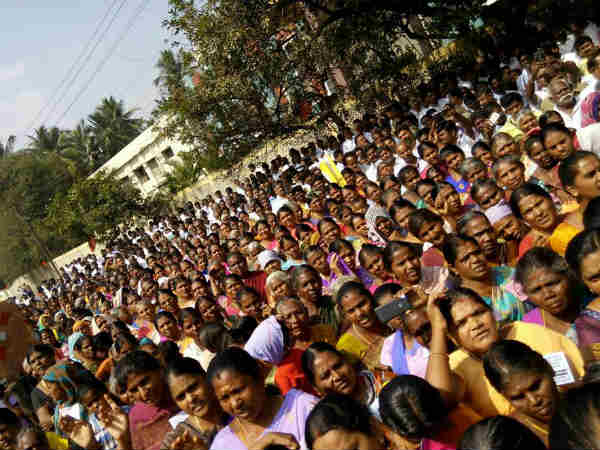 kanimozhi leads the agitation in Coimbatore