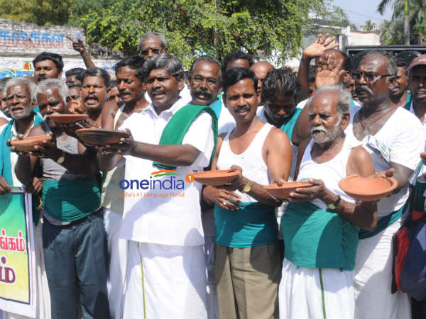 Farmers protest in Chennai