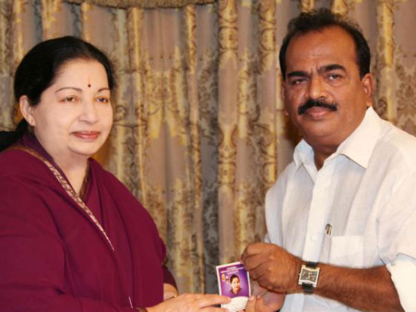 அம்மாவின் காலடி