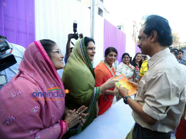 நிதி வழங்கினேன்.. நிதி வழங்கினேன்..