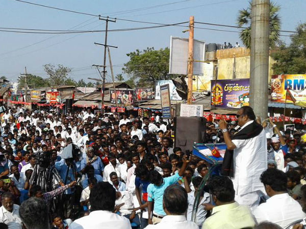 புதுச்சேரியில் பொதுக்கூட்டம்