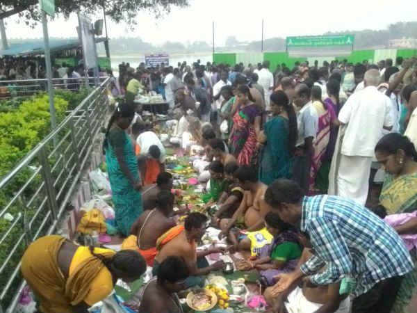 முன்னோர்களுக்குப் படையல் 