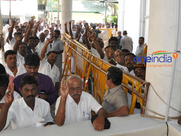 கட்சிக்கு உழைத்தவர்களுக்கே சீட்