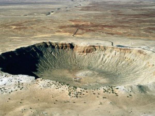 மெக்சிகோவில் விழுந்த ஓட்டை...