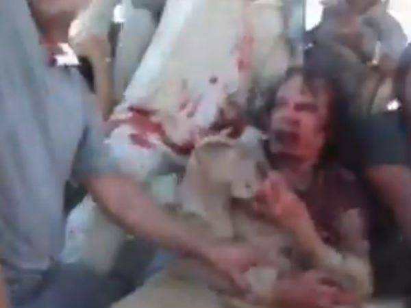 அடித்து உதைத்து வெளுத்தனர்