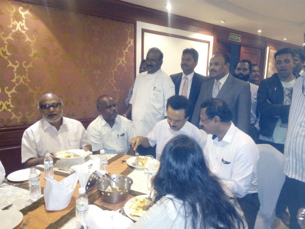 மதிய விருந்து