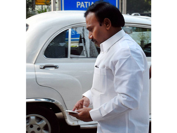 தொலைதொடர்பு துறைக்கு தொடர்பே இல்லை