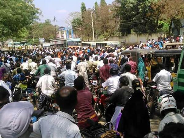 Government employees’ strike continues