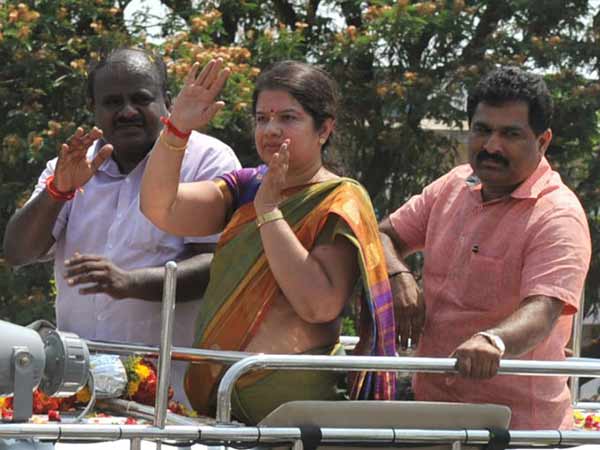 மனைவி அனிதா