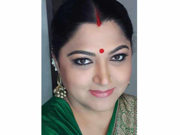 குஷ்பு உடன் ராதிகா