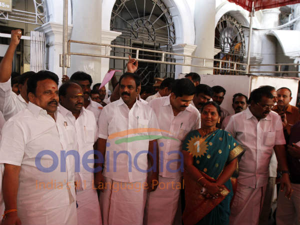 அமளி துமளி