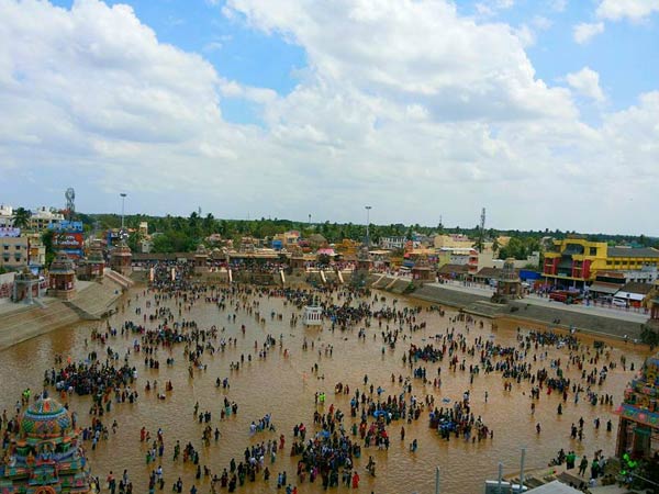 10.60 லட்சம் பேர் நீராடல் 10.60 லட்சம் பேர் நீராடல்