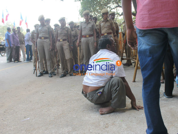left leaders condemn government for the death of differently abled protester