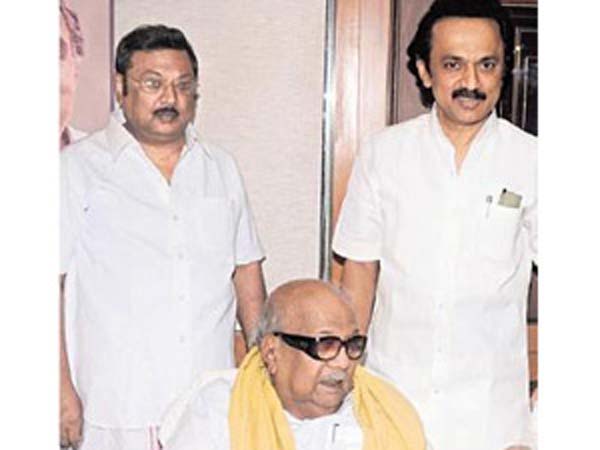 அதிரிச்சியில் ஆதரவாளர்கள்