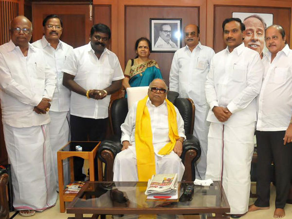 கட்டளையை ஏற்று கட்சிக்கு