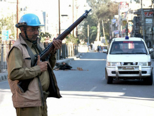 ரேஷன் முறையில் குடிநீர்...