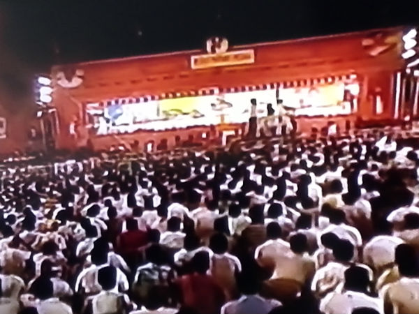 மனைவி கேலி