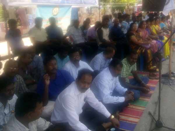 SSTA teachers continue fast protests at Chennai