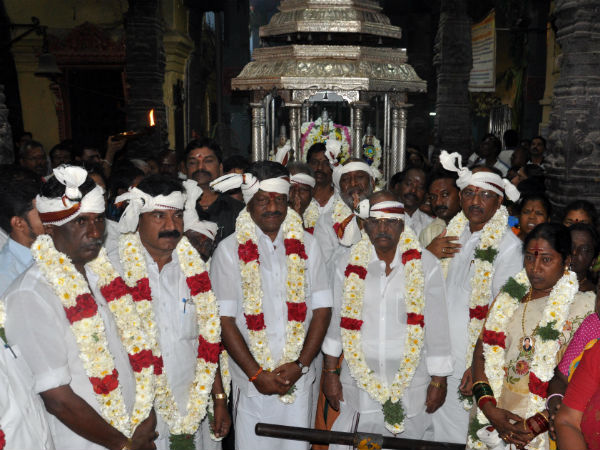 ஓ.பி.எஸ் தலைமையில் யாகம்